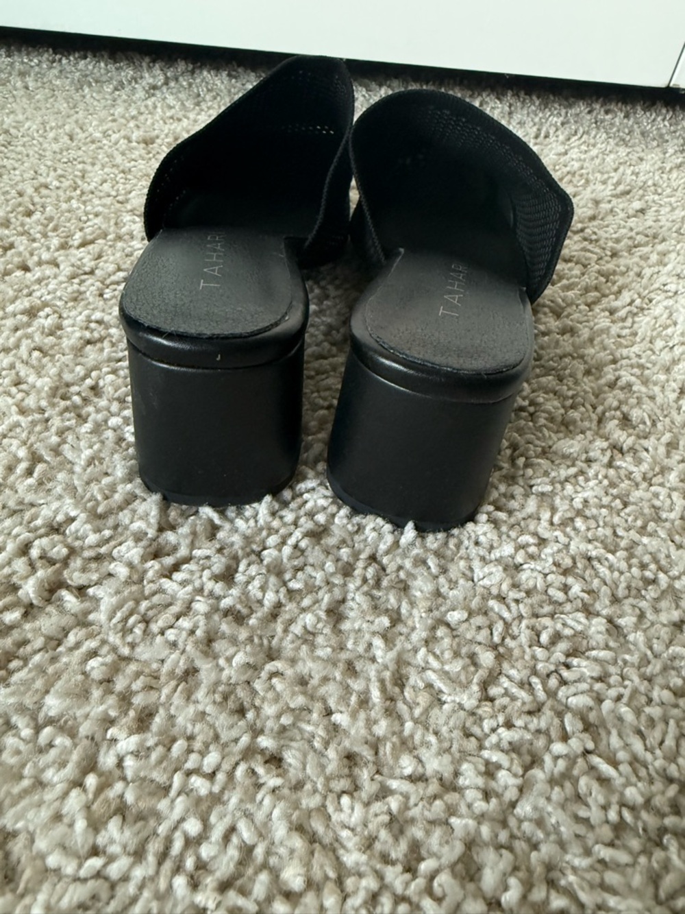 90’s minimal Tahari Black Knit Pointed Mule with Low Block Heel - Picture 5 of 8